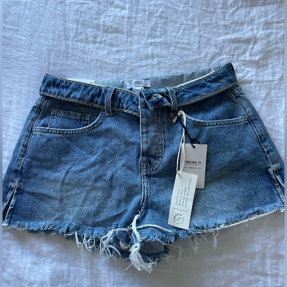 Women’s high rise denim shorts.